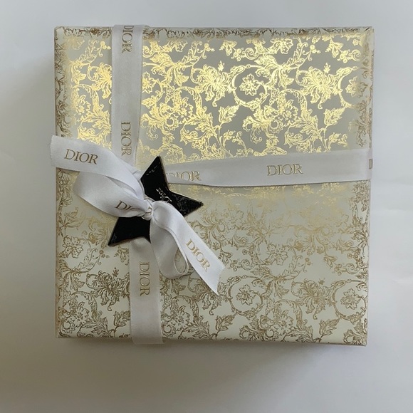 CHRISTIAN DIOR
Star Bag Charm - Picture 2 of 4